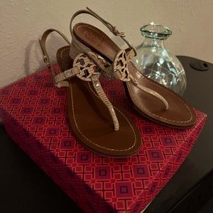 Tory Burch Sandal Tan size 8 barely used great condition. Box included.